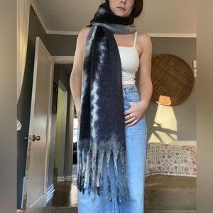 Time and Tru Gray & Black Oversized Scarf w/ Fringe Hem NWT